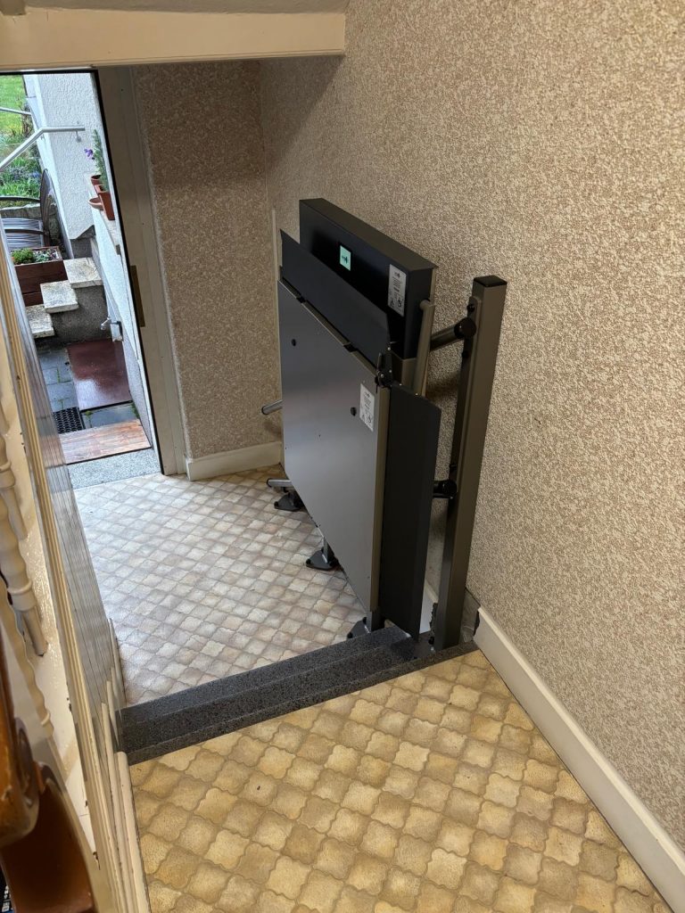 GLT E in einer engen Einbausituation in einem Hausflur