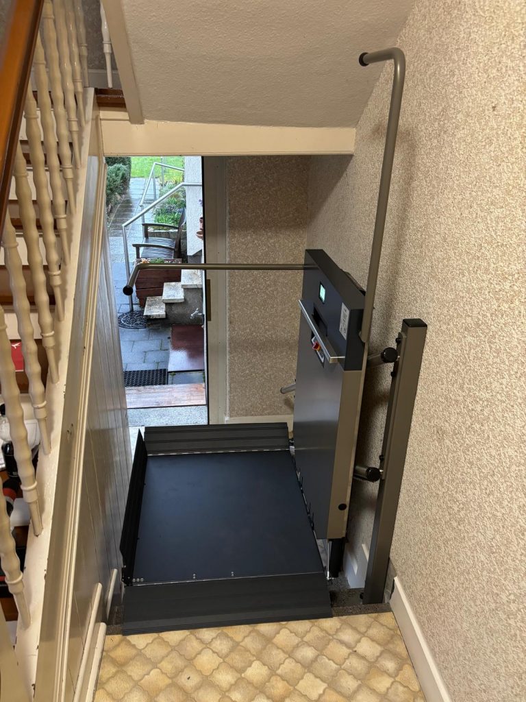 GLT E in einer engen Einbausituation in einem Hausflur