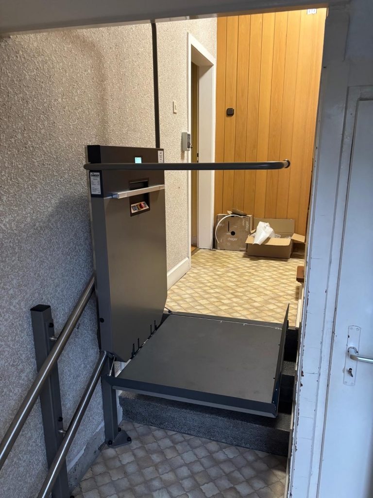 GLT E in einer engen Einbausituation in einem Hausflur