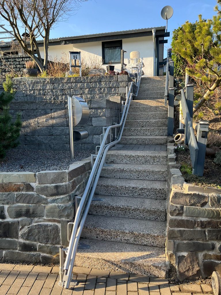 Der Alpha Treppenlift im Außenbereich